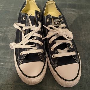 Navy Converse women’s 9.5